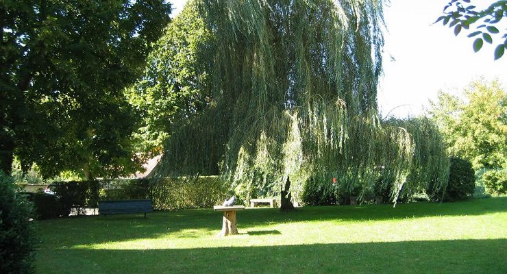 Fine gardens at Le Relais d'Aumale, Chantilly, near Paris, France