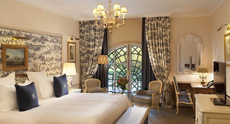 A double bedroom at Auberge du Jeu de Paume, around Paris, France