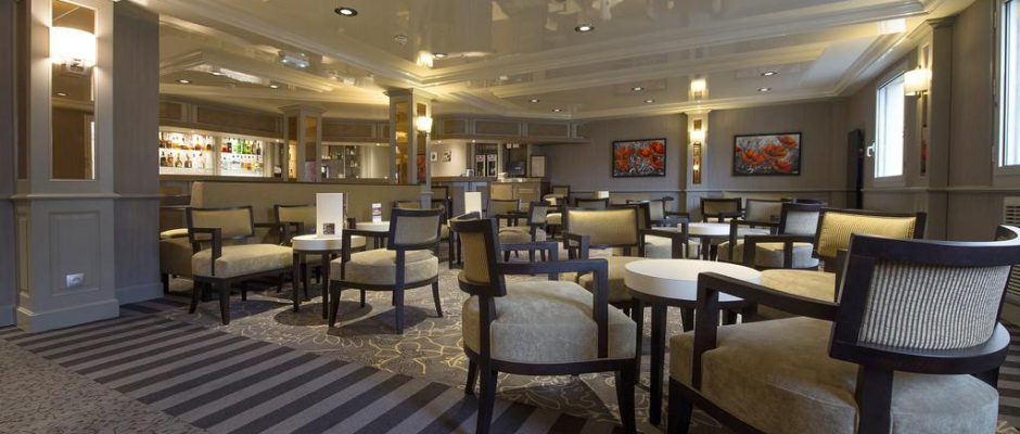 Meet your friends in the bar at Mercure Champ de Mars, Rouen, Normandy, France