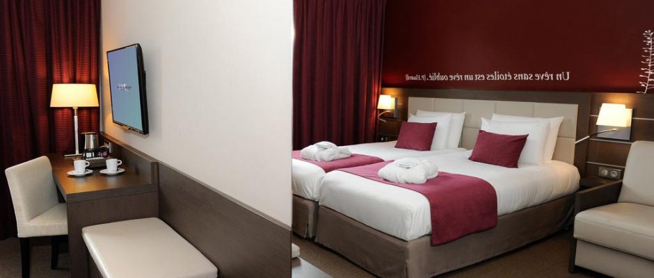 A twin room at the Mercure Omaha Beach, Port en Bessin, Normany, France