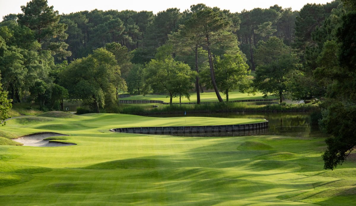 18 beautiful and challenging holes at Seignosse Golf Club, South West France