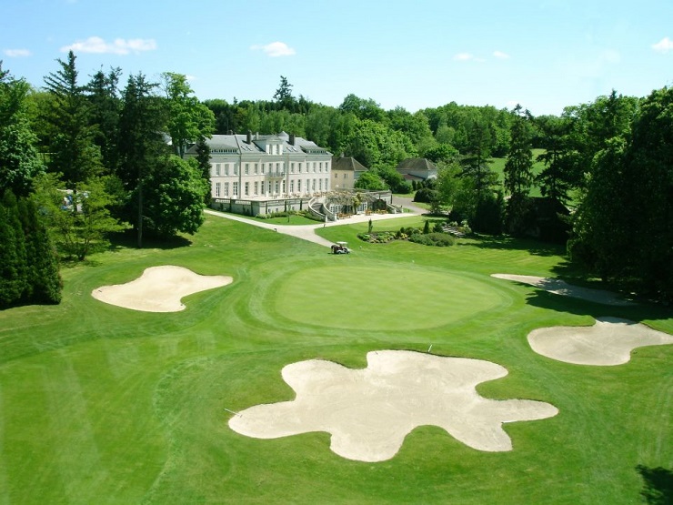 Play and stay at Domaine du Vaugouard, south of Paris, France