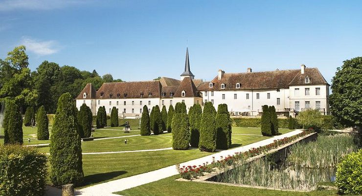 Stay at Chateau de Gilly, near Beaune, Burgundy, France