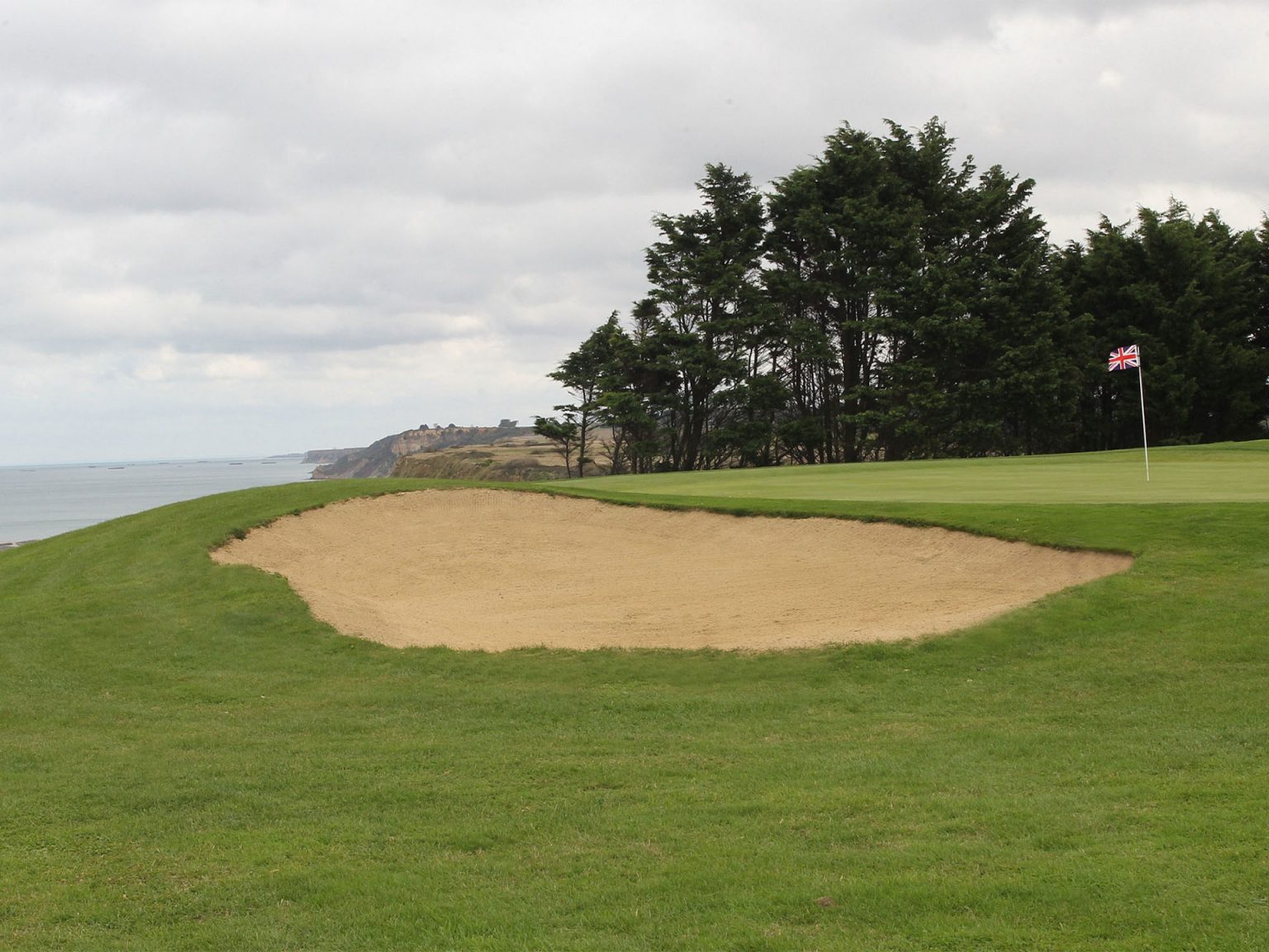Play and stay at Omaha Beach Golf Club with Golf Holidays