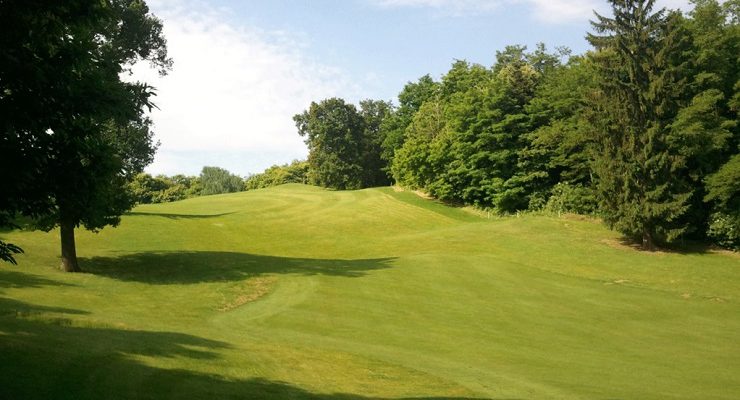 Tree-lined fairways at Golf International de Bresson, Grenoble, France
