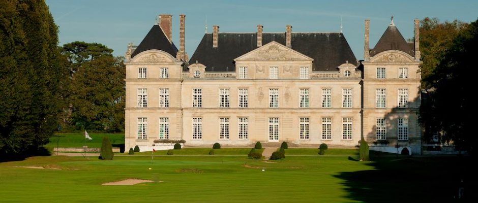 Sun on the clubhouse at Raray golf club, around Paris, France