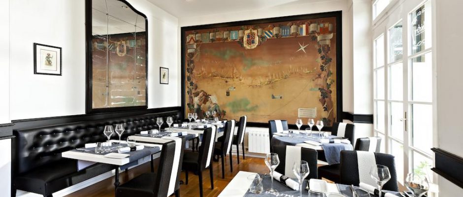 Dining at the Hotel de la Poste, Beaune, Burgundy, France