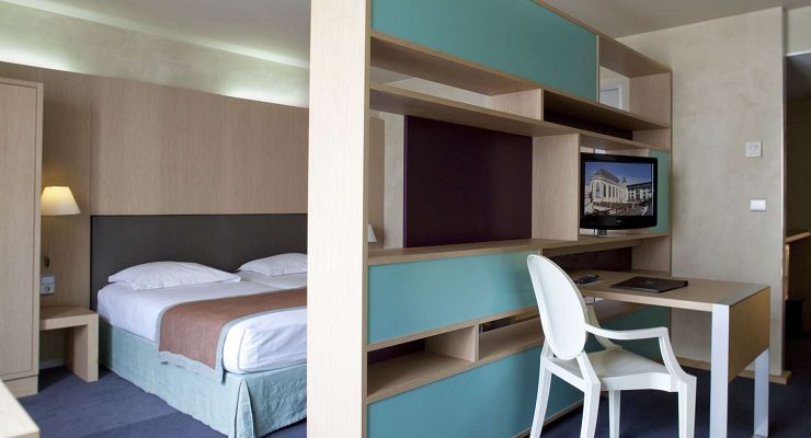 A bedroom in the Best Western Hotel de la Paix, Reims, Champagne, France