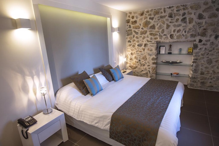 A double bedroom at Chateau de la Begude, South of France. Golf Planet Holidays