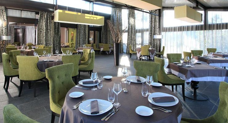 Dining at Hotel Mercure Brignoles Golf de Barbaroux. Golf Planet Holidays