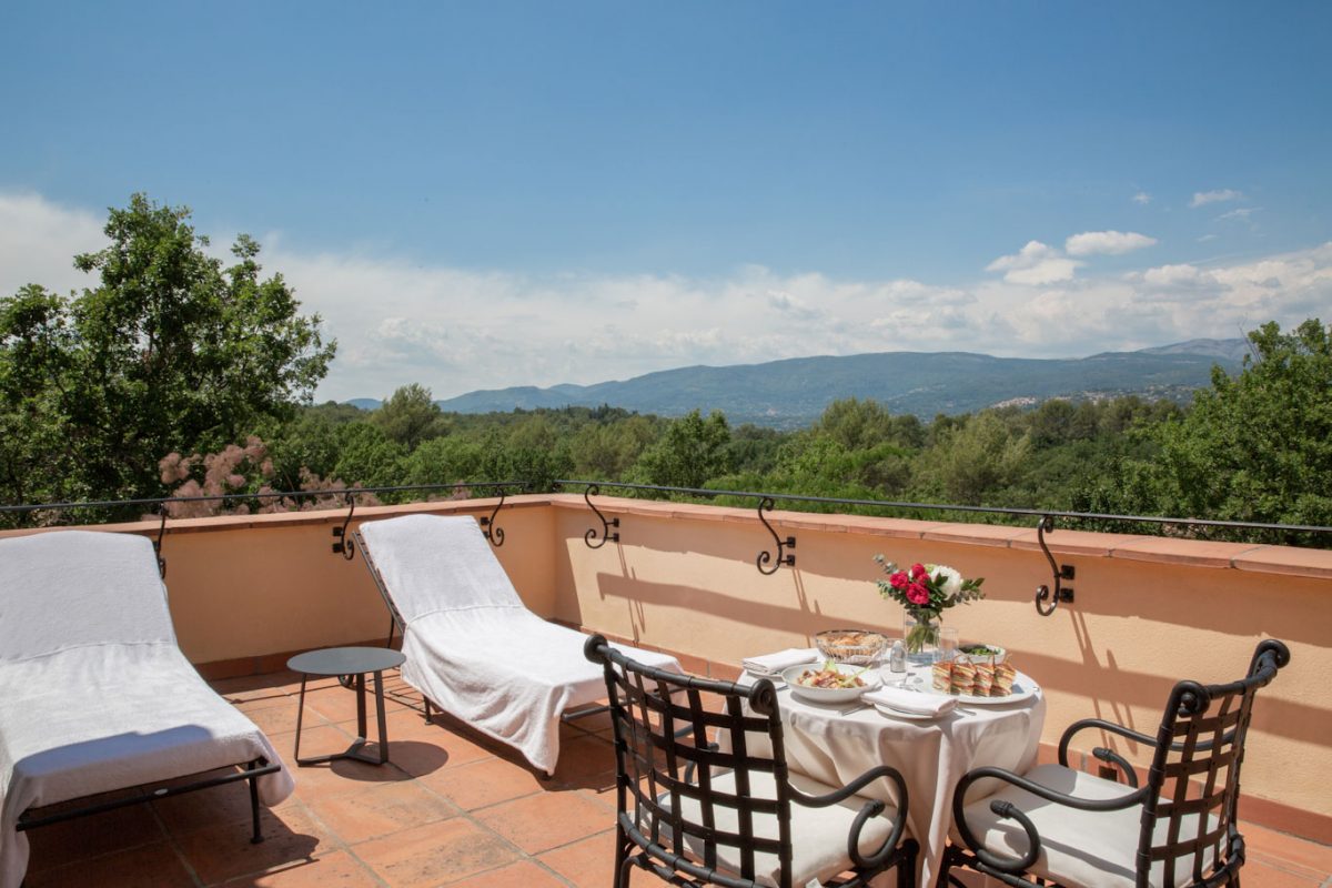 A Suite Deluxe at Terre Blanche Golf Resort, Provence, France Golf Planet Holidays