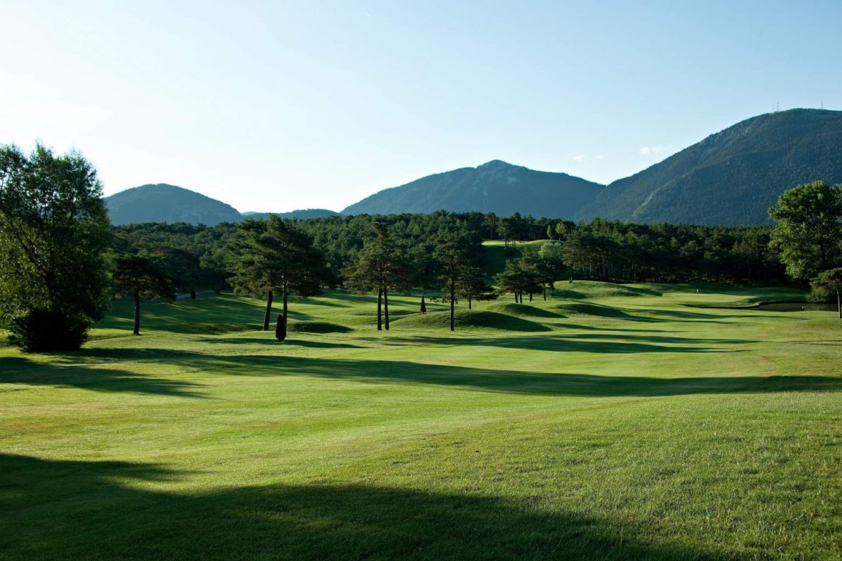The seventh hole at Golf Chateau Taulane, near Grasse, South of France. Golf Planet Holidays.