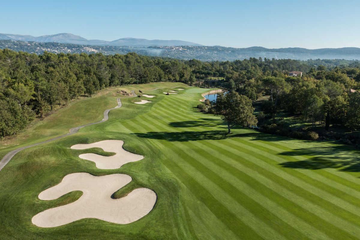 Dogleg at Terre Blanche, South of France