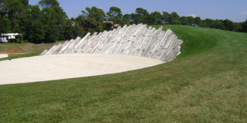 Difficult bunkers at Barbaroux Golf Club in Provence, France. Golf Planet Holidays.