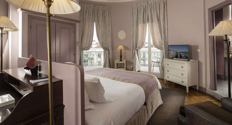 A double bedroom at the Hotel Le Cavendish, Cannes, South of France. Golf Planet Holidays.