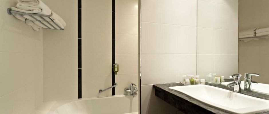 A bathroom at Najeti Golf Hotel de Valescure, Saint Raphael, South of France. Golf Planet Holidays.