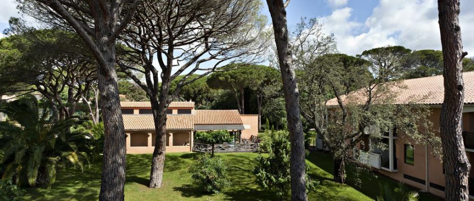 Well maintained grounds at Najeti Golf Hotel de Valescure, Saint Raphael, South of France. Golf Planet Holidays.