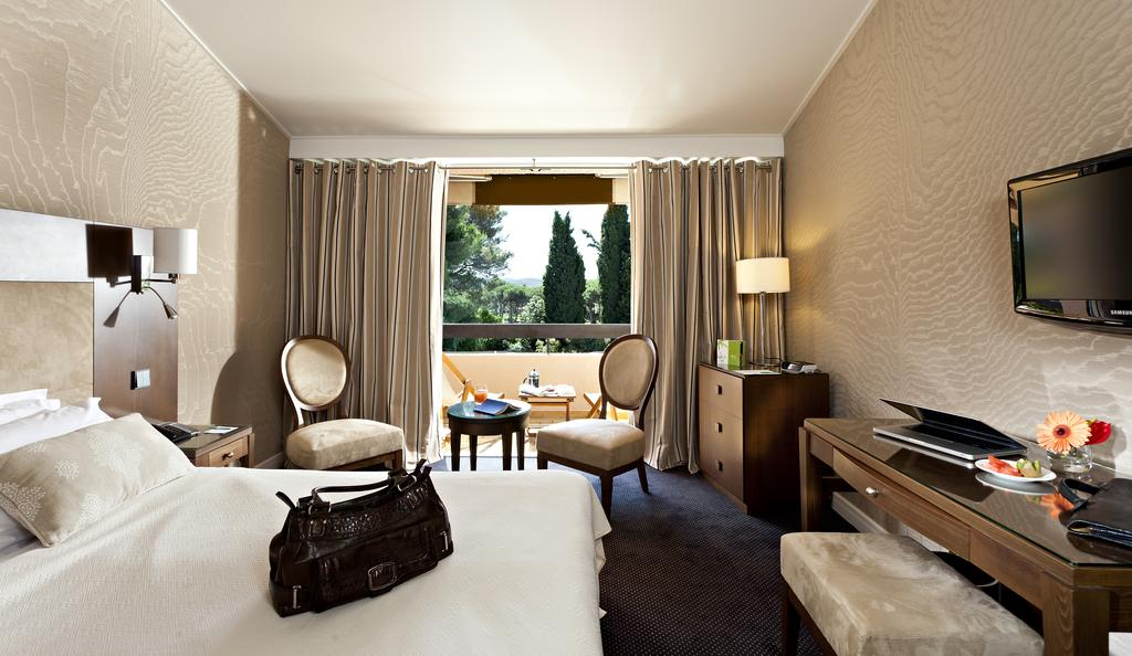 Good accommodation at Najeti Golf Hotel de Valescure, Saint Raphael, South of France. Golf Planet Holidays.