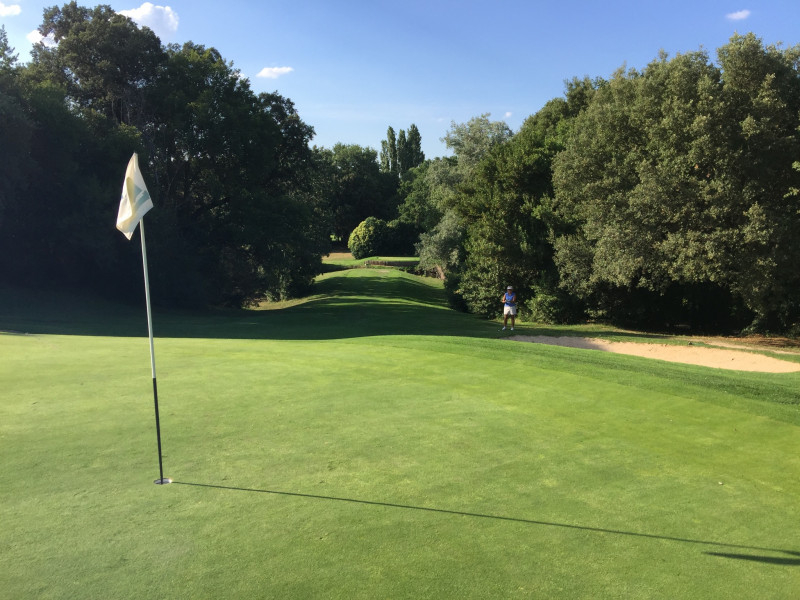 Chipping on at Nimes Campagne Golf Club south of France. Golf Planet Holidays