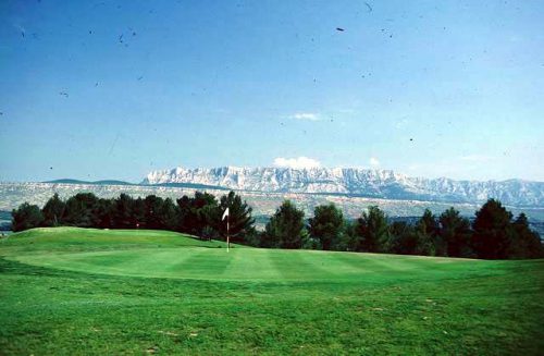 Staggering backdrop at Sainte Victoire Golf Club, south of France, Golf Planet Holidays.