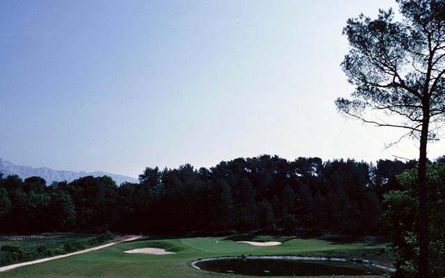 On the green at Sainte Victoire Golf Club, south of France, Golf Planet Holidays