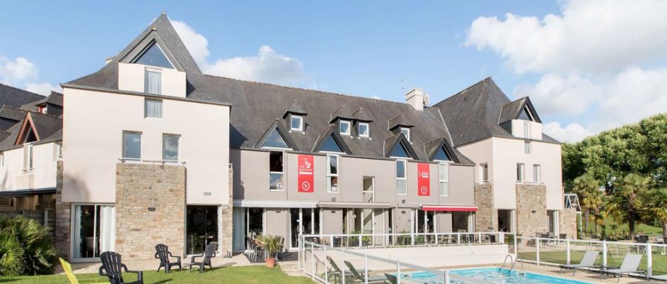 Play and stay at Domaine des Ormes, near St Malo, Brittany, France. Golf Planet Holidays.