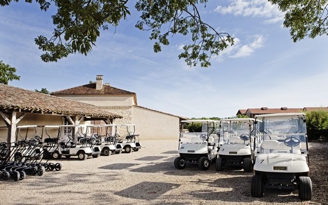 Plenty of buggies and trolleys at Chateau des Vigiers, Dordogne, France. Golf Planet Holidays