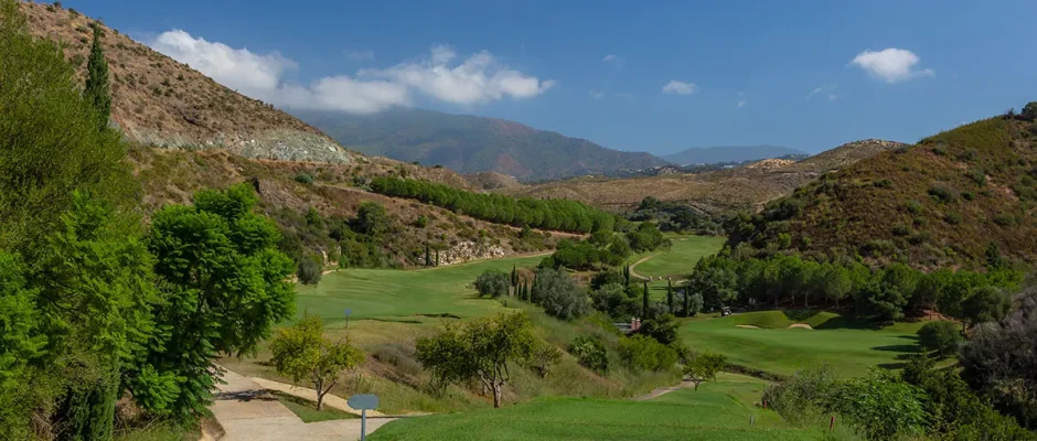 Narrow fairways at Alferini golf course at Anantara Villa Padierna Palace Resort, Benahavis, Costa del Sol, Spain. Golf Planet Holidays