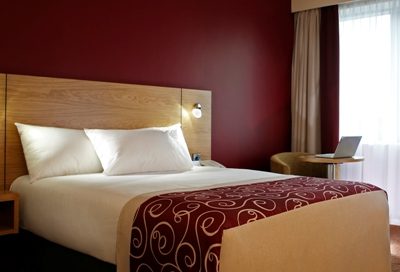 Jurys Inn Custom House, Dublin Hotel, Ireland. Golf Planet Holidays