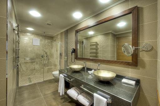 A bathroom at Korineum Golf and Beach Resort, North Cyprus