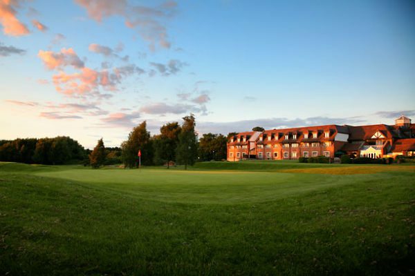 Welcome to Marriott Forest of Arden Hotel & Country Club Hotel, near Birmingham, England. Golf Planet Holidays