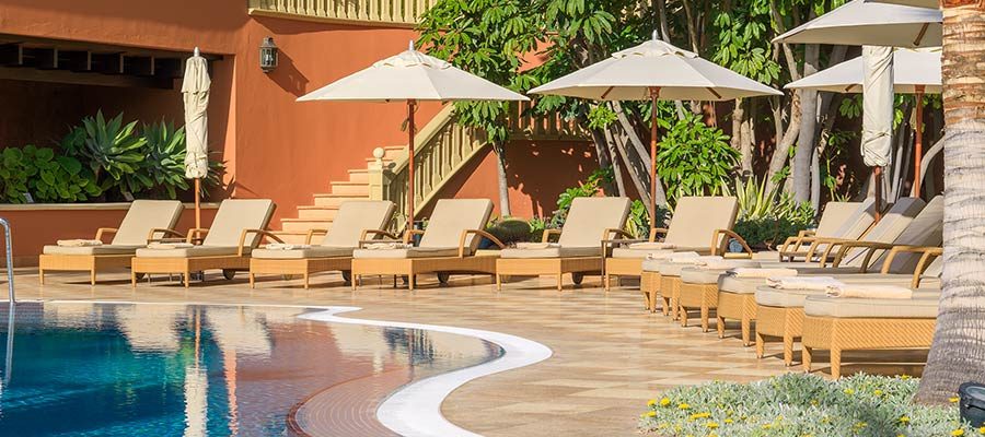 The pool at Las Madrigueras, Tenerife, has its own bar