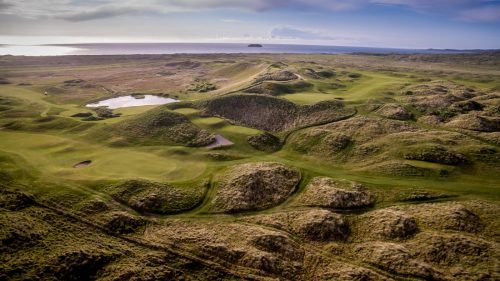 The third hole at Ballyliffin Golf Club, Northern Ireland, sculpted out of the incredible terrain