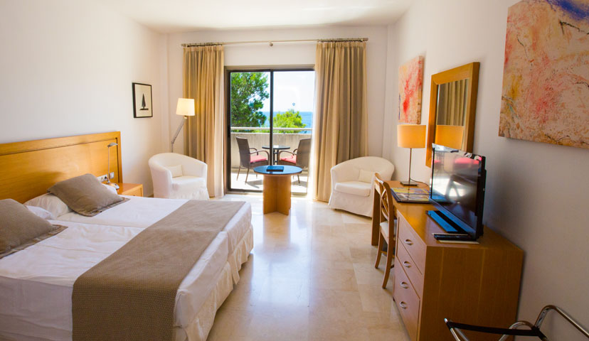 A modern twin bedroom at Hotel Bendinat, Palma, Mallorca