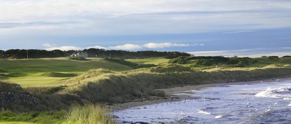 On the 16th tee at Kingsbarns Golf Links, St Andrews, Scotland. Golf Planet Holidays