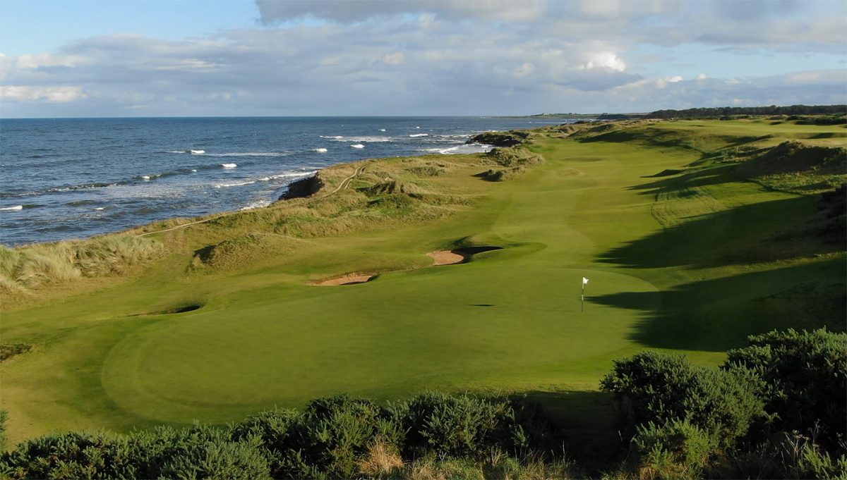 The third green at Kingsbarns Golf Links, St Andrews, Scotland. Golf Planet Holidays