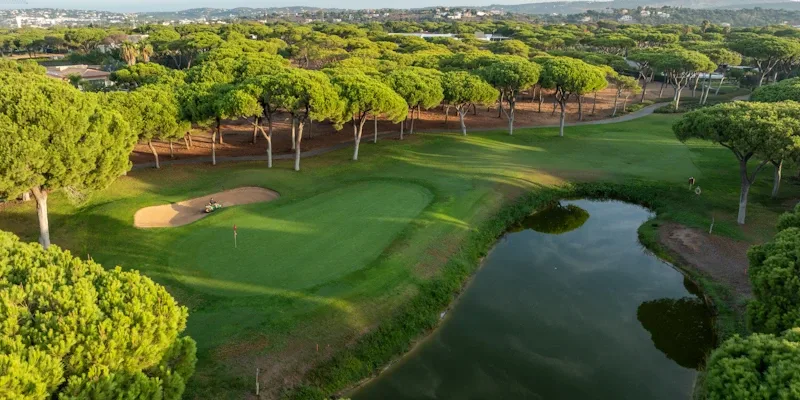 Overview of Paarl Golf Club, near Stellenbosch, South Africa. Golf Planet Holidays