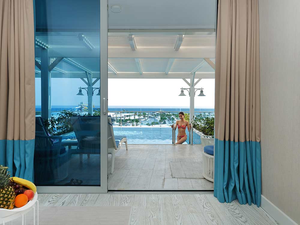 A private infinity pool outside your bedroom at the Sueno Hotel Deluxe, Belek