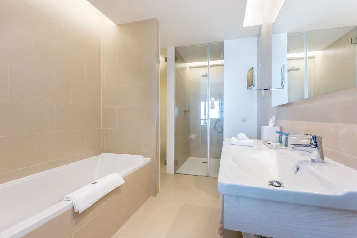 A bathroom at Palmares Beach House Hotel, Lagos, Portugal
