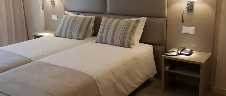 A twin bedroom at Maria Nova Lounge Hotel, Tavira, Eastern Algarve
