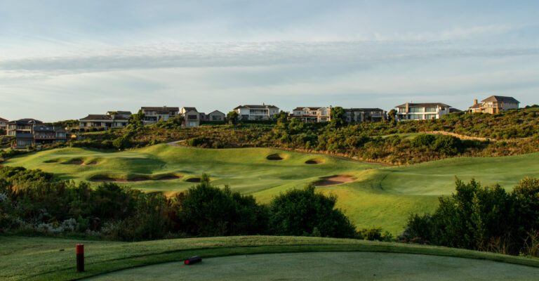 Challenging drive ahead at Pezula Golf Club, Knysna, Garden Route, South Africa. Golf Planet Holidays.