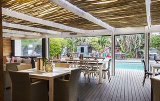 Casual dining at Cape St Francis Resort, South Africa. Golf Planet Holidays