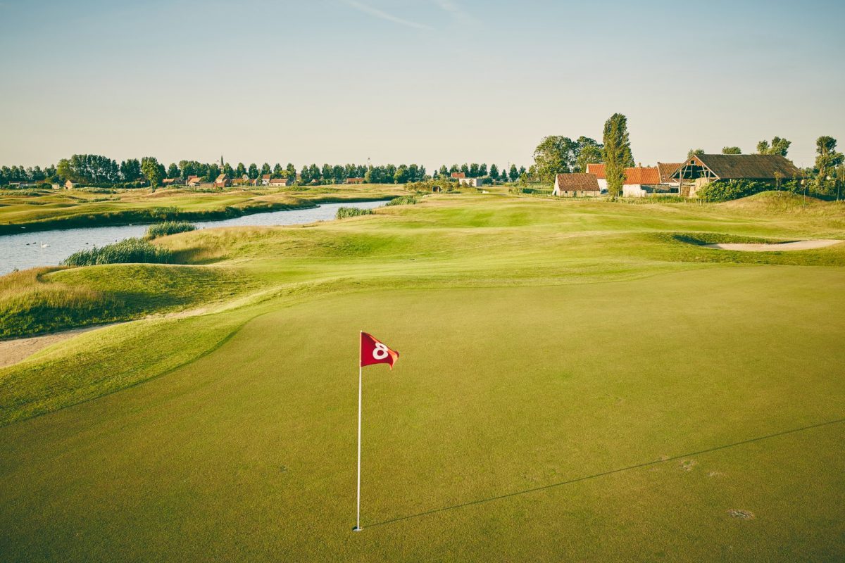The eighth hole at Koksidje Golf Club, Bruges, Belgium