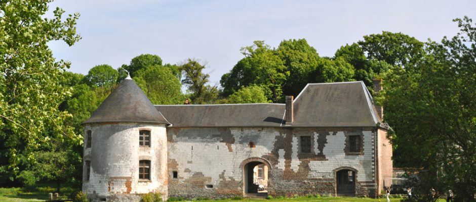 The ancient chateau at Nampont Saint Martin golf club in Northern France. Golf Planet Holidays
