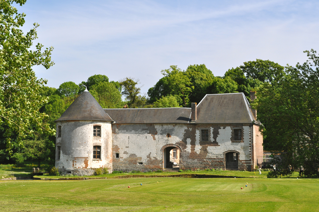 The ancient chateau at Nampont Saint Martin golf club in Northern France. Golf Planet Holidays