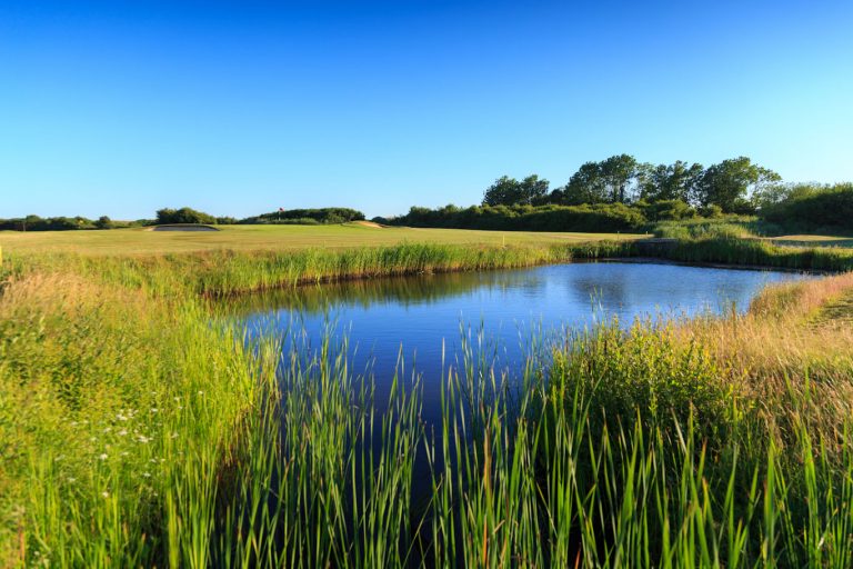 Cooden Beach Golf Club, Bexhill-on-Sea — Southern England golf
