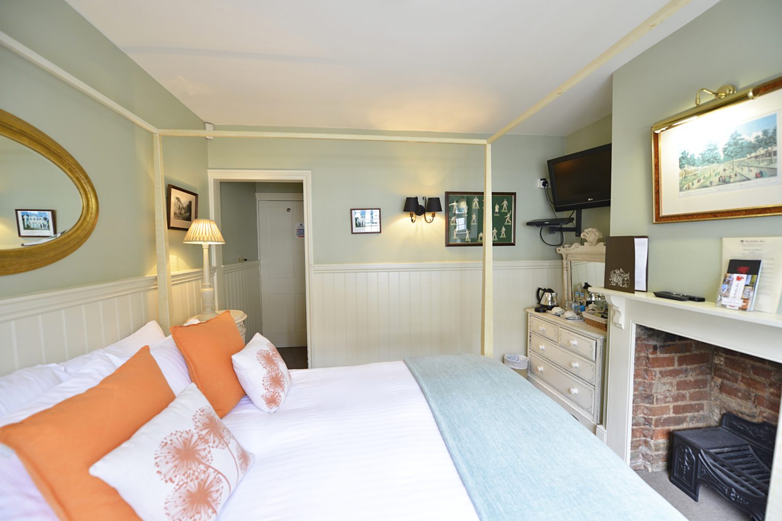 The Horscroft bedroom at The Griffin Inn, Fletching, England