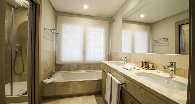 Luxury bathrooms at Las Terrrazas de ABAMA, Tenerife