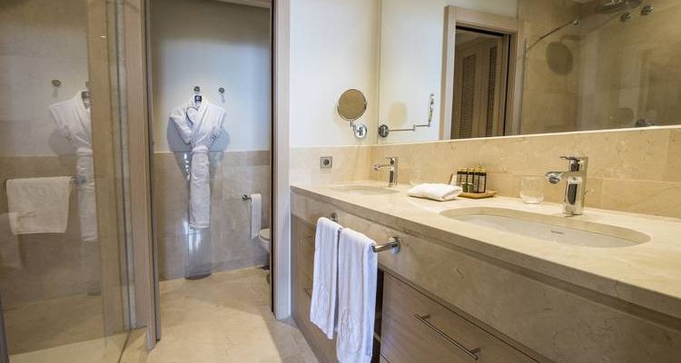 Your bathroom at Las Terrazas de ABAMA, Tenerife