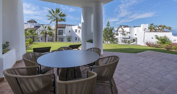 Outdoor dining at Las Terrazas de ABAMA, Tenerife